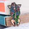 Brustkorb mit Blumen II - Emaille Pin | Codex Anatomicus Best