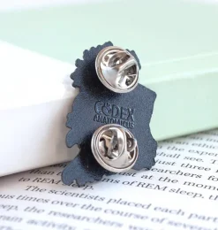Brustwirbel mit Blumen - Emaille Pin | Codex Anatomicus Best