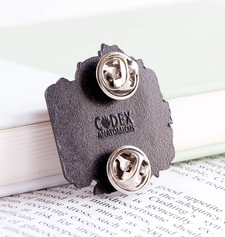Erste-Hilfe-Kasten - Emaille Pin | Codex Anatomicus Clearance