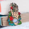 Fußskelett mit Blumen - Emaille Pin | Codex Anatomicus Outlet