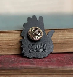 Hand mit Blumen - Emaille Pin | Codex Anatomicus Online