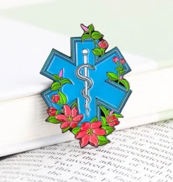 Rettungssanitäter - Emaille Pin | Codex Anatomicus New