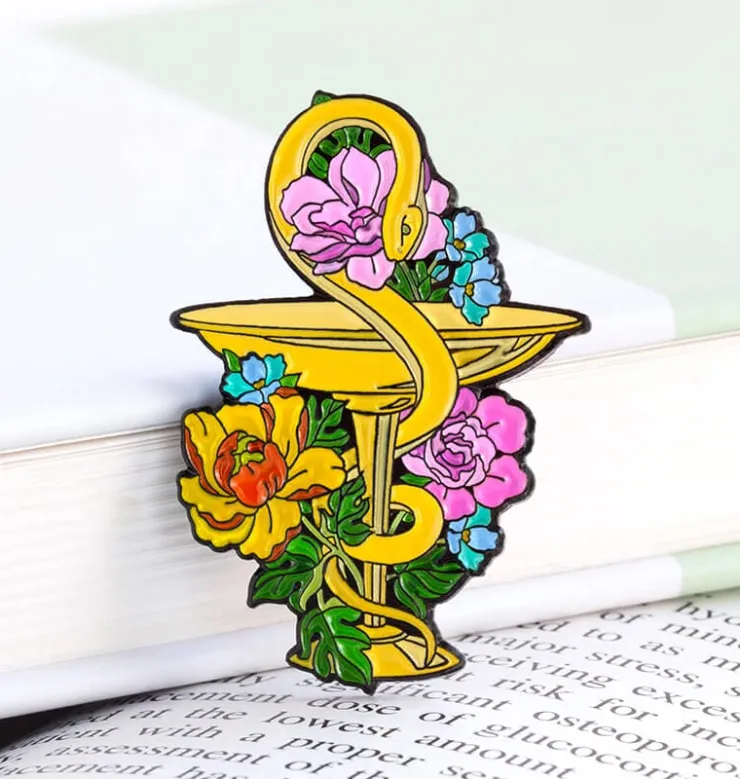 Schale der Hygieia - Emaille Pin | Codex Anatomicus Discount