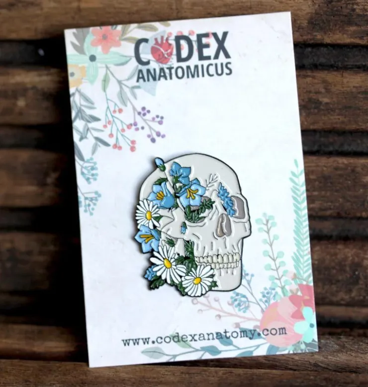 Schädel mit Blumen - Emaille Pin | Codex Anatomicus Discount