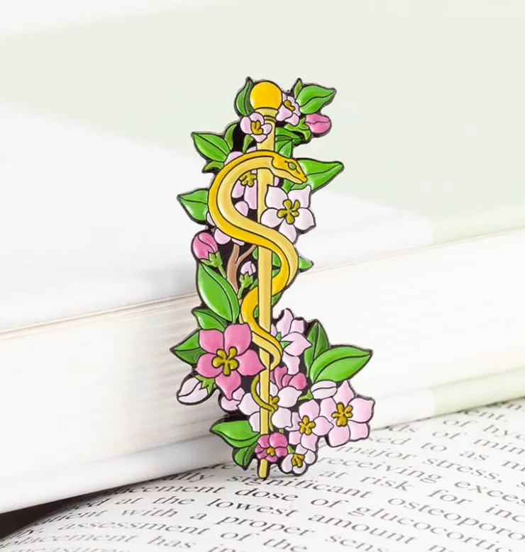 Äskulapstab - Emaille Pin | Codex Anatomicus Outlet
